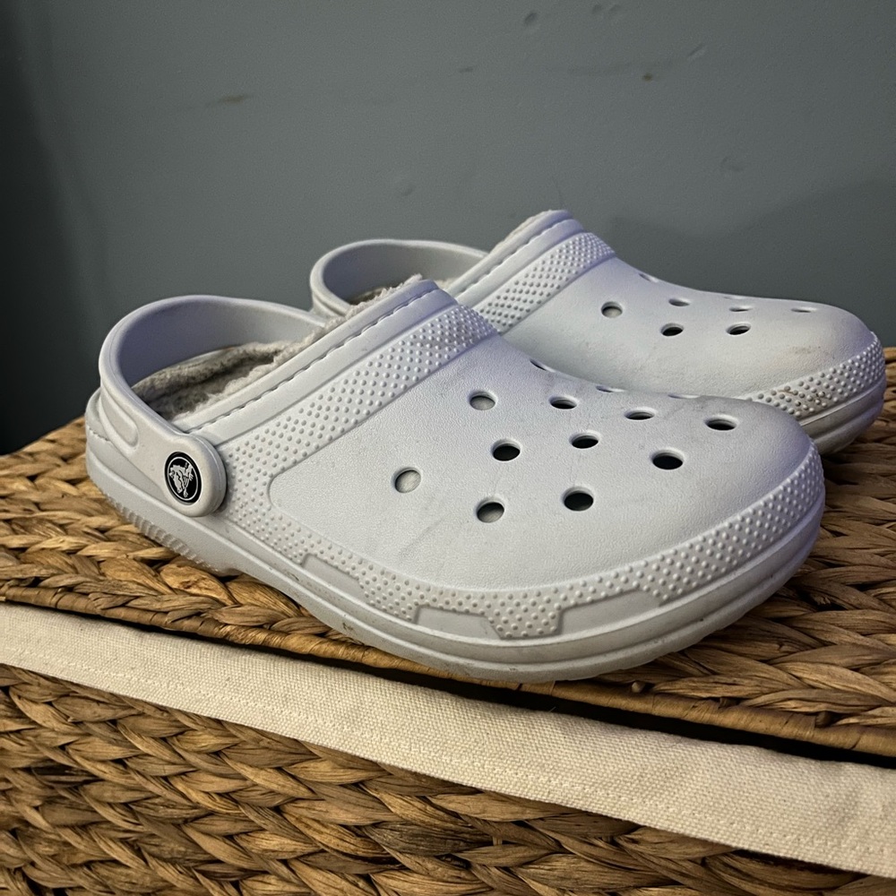 Blue fleece lined crocs size 8 - Picture 5 of 6